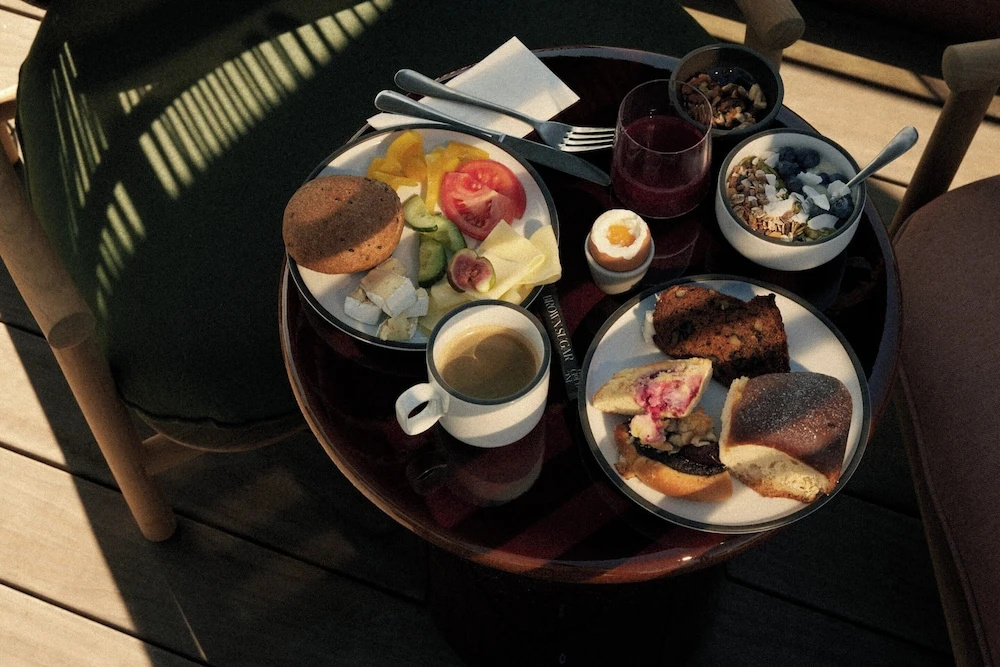 Food & Beverage