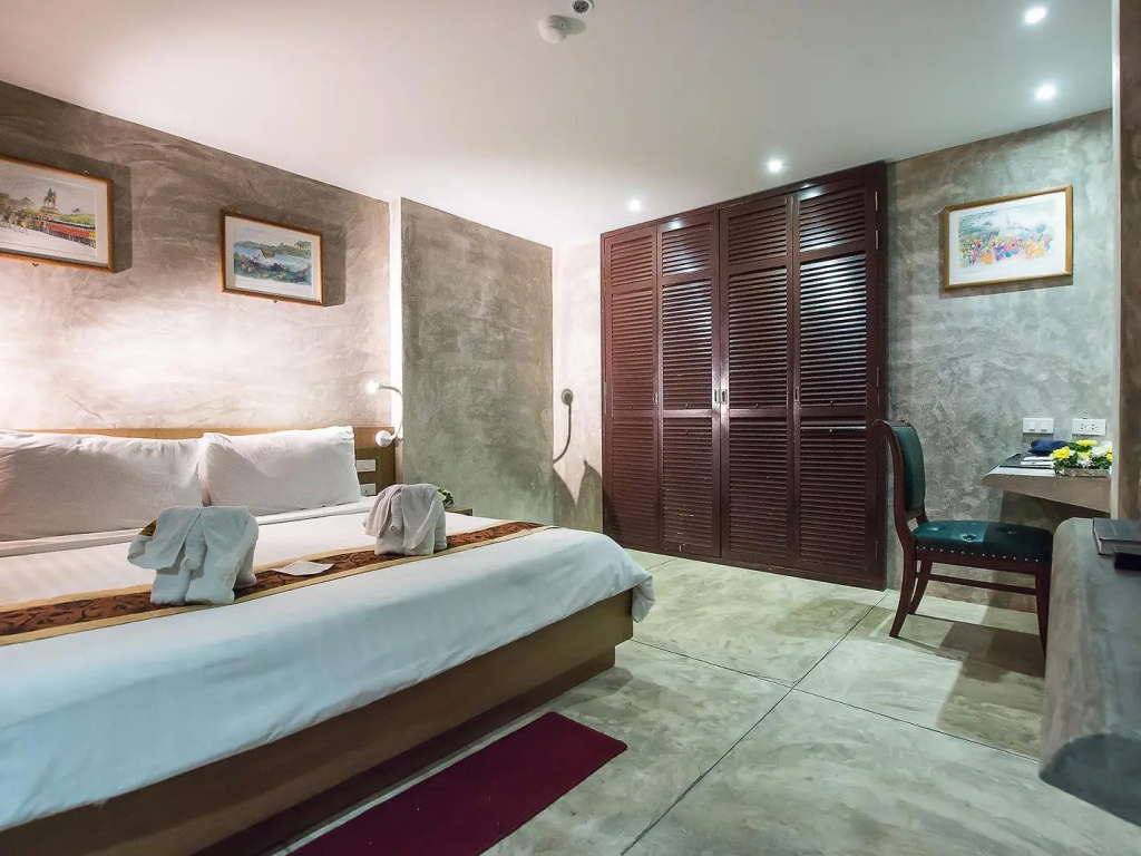 Standard Double room (full double bed)