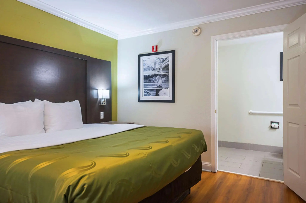 Standard Double room (full double bed)