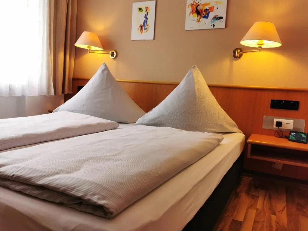 Standard Double room (full double bed)