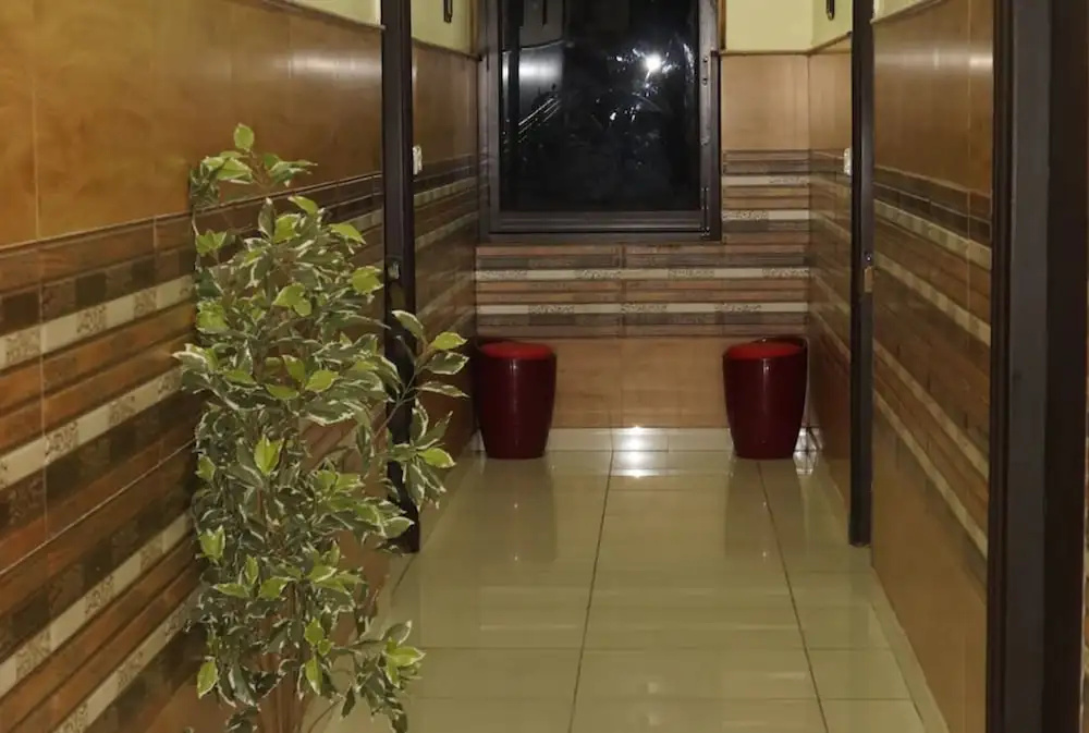 Lobby & Reception