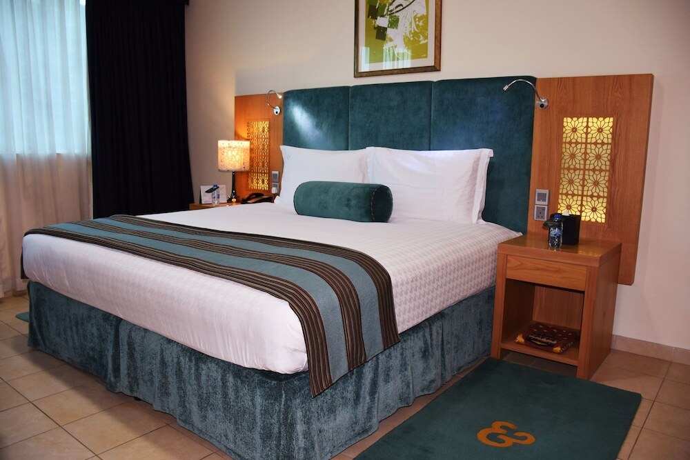 Tamani Marina Hotel & Apartments