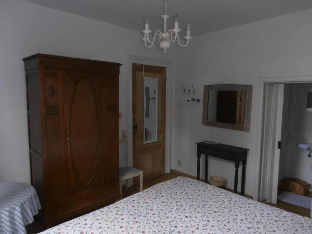 Economy room