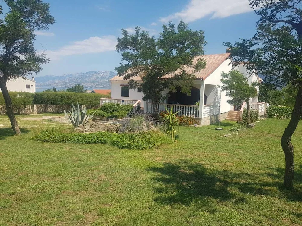 Family Home Agava