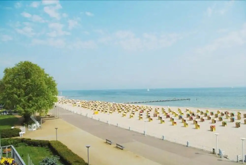 Standard Double room with ocean view (full double bed)