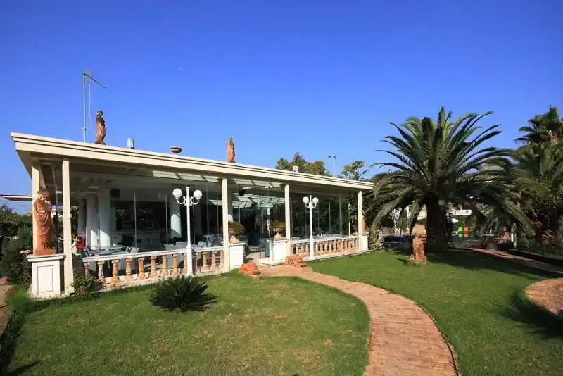 Sivota Hotel