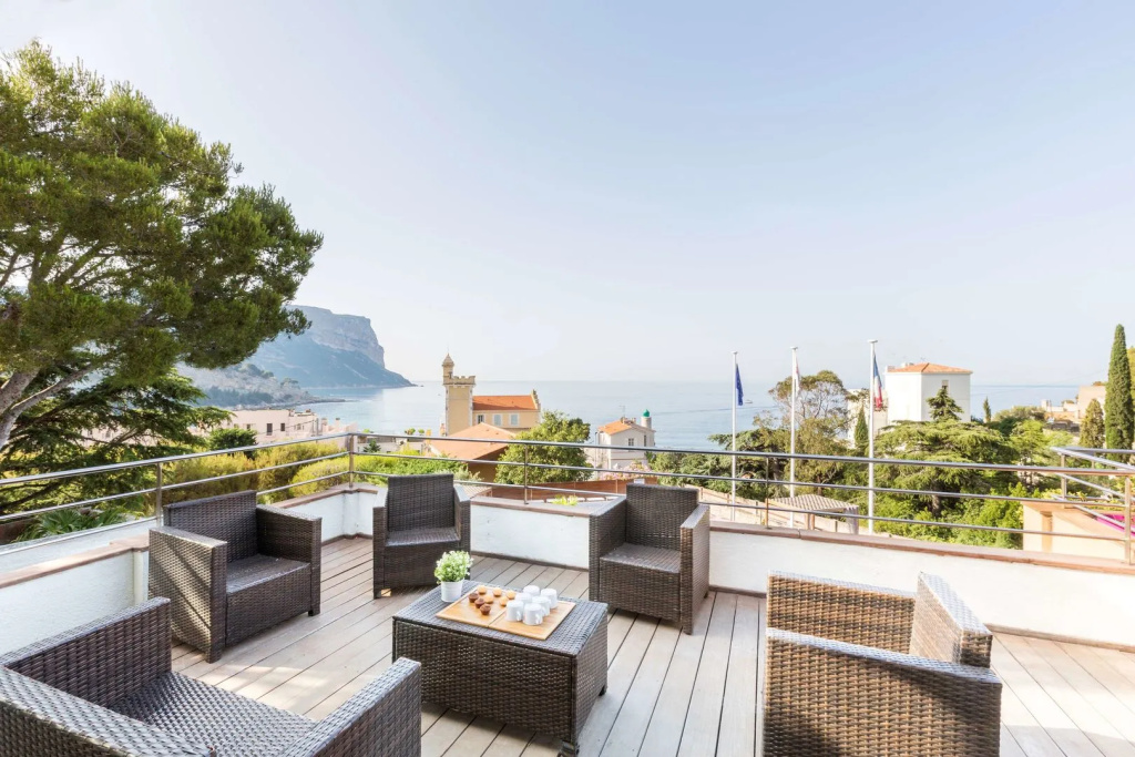Balcony & Terrace
