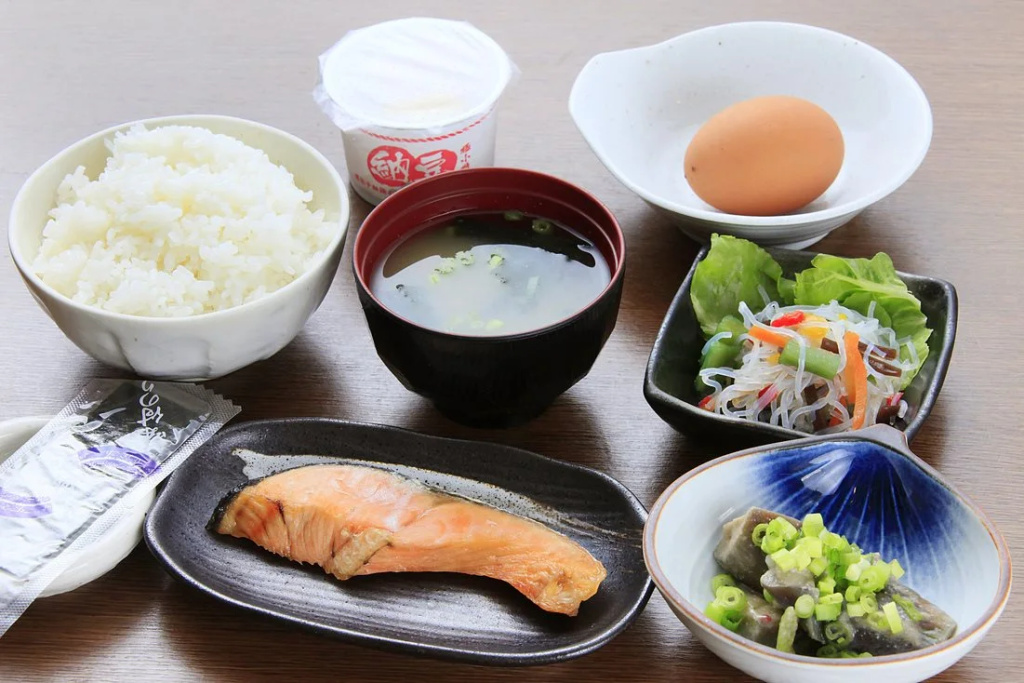 Food & Beverage