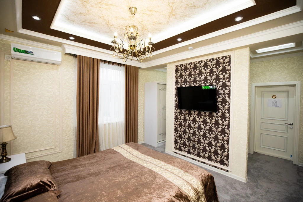 Lobby & Reception