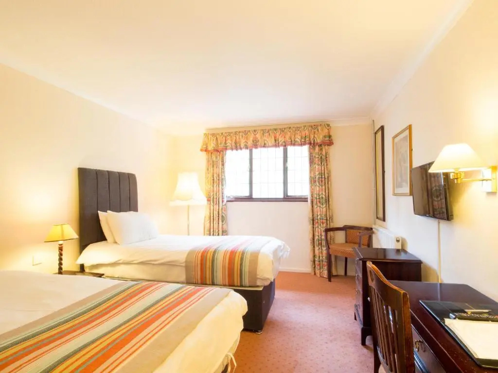 The Devil's Punchbowl Hotel - Chambres