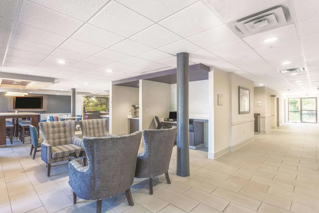 Lobby & Reception