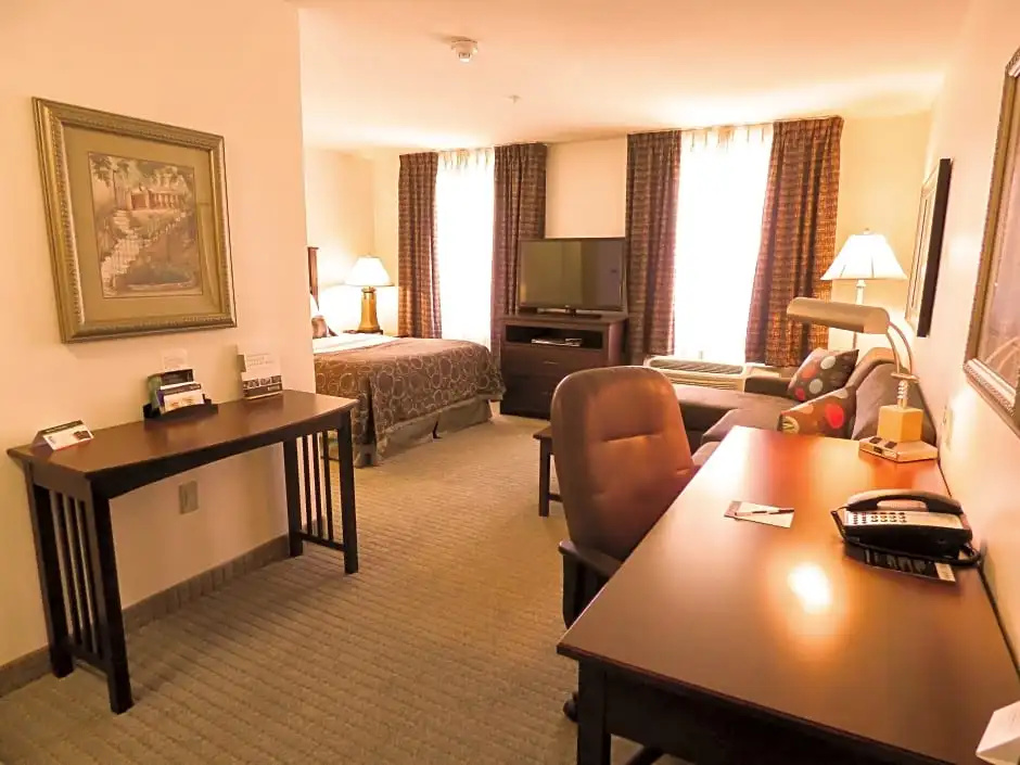Staybridge Suites Detroit Novi by IHG - Chambres