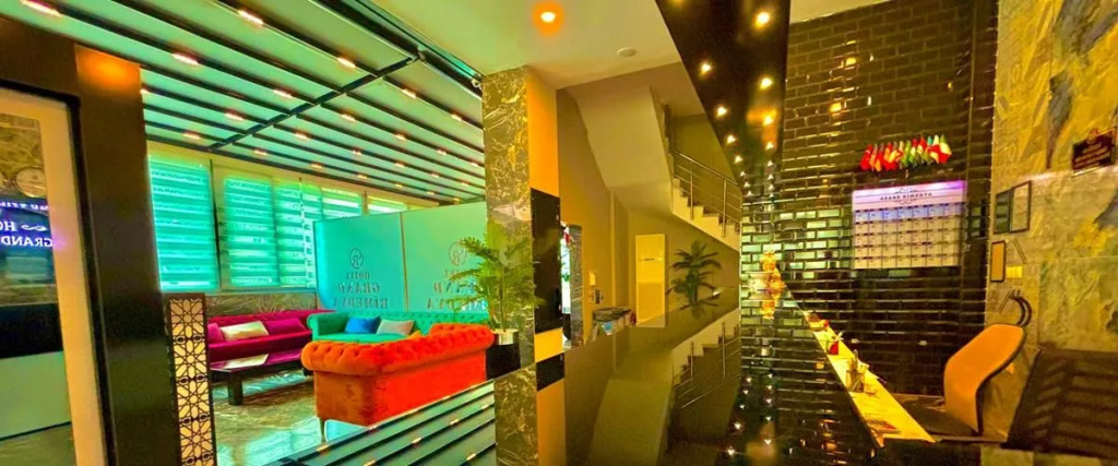 Lobby & Reception