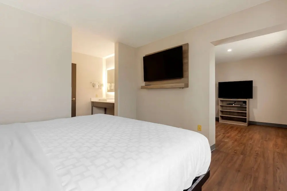 Double Suite (full double bed)