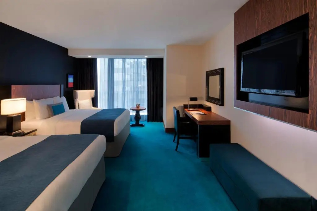 Standard Quadruple room with city view