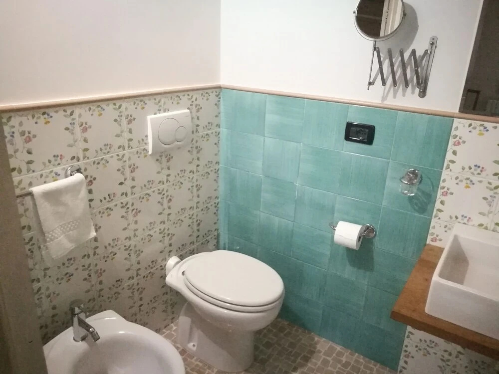 Standard Double room with garden view (full double bed)
