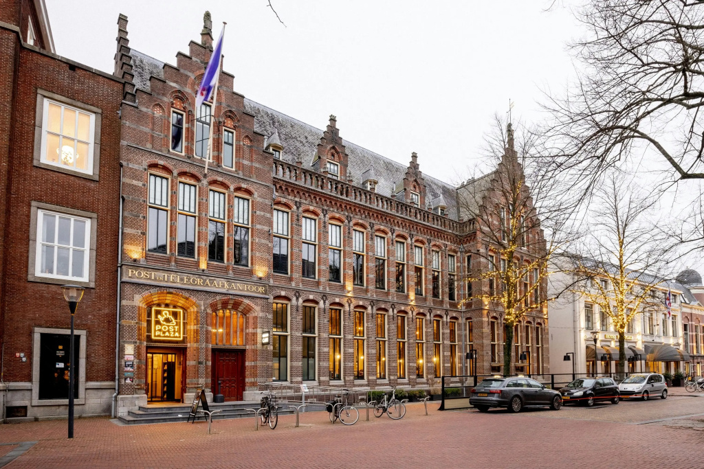 Post-Plaza Hotel & Grand Café