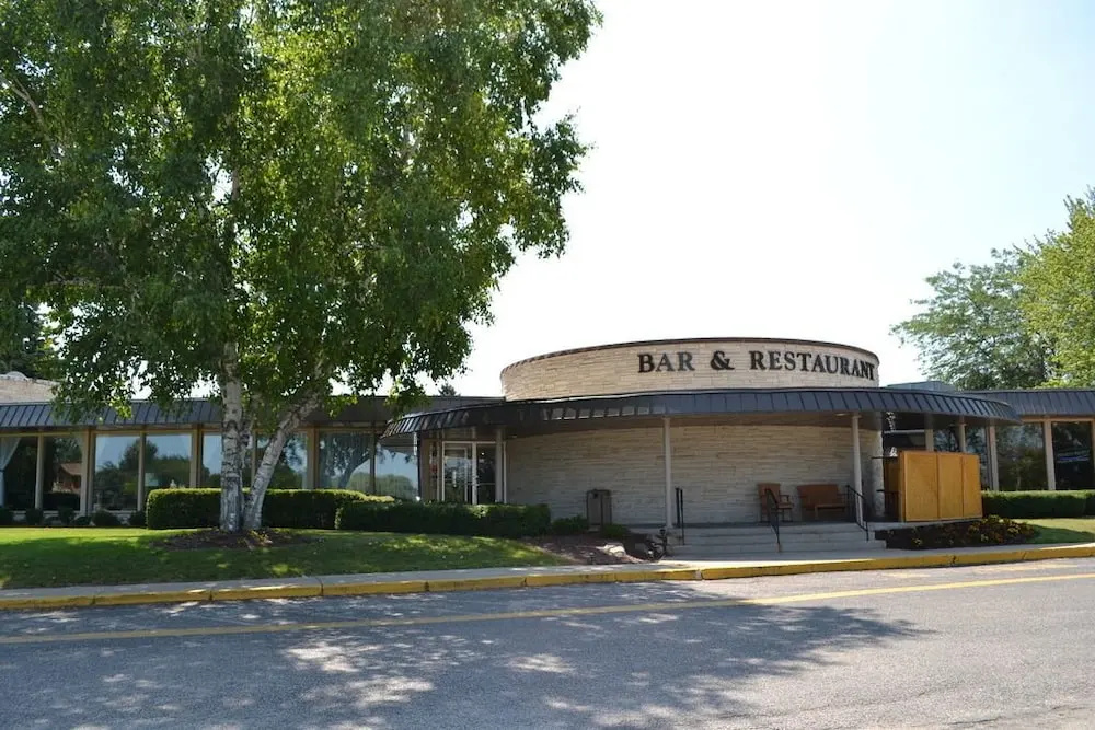 Fairway Inn and Suites, an Ascend Collection Hotel
