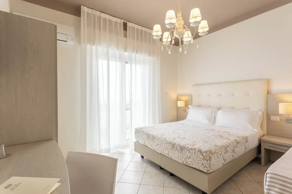 Standard Triple room with balcony and with sea view