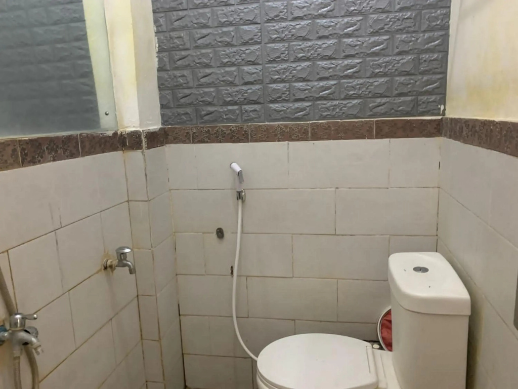 OYO 90124 Oemah Ratu Hostel Syariah - фото 14