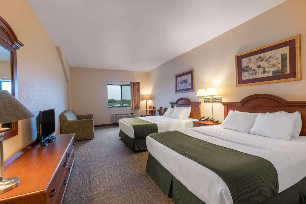 Quadruple Suite