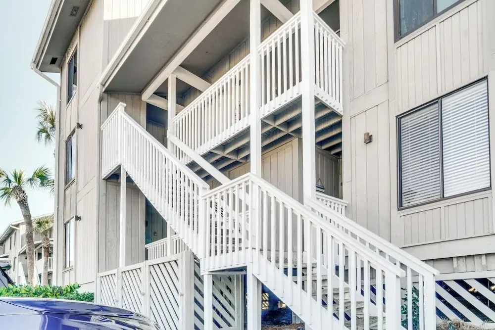 St Helena Island Vacation Rental: Walk to Beach!