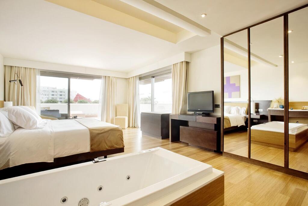 Ibiza Gran Hotel by null