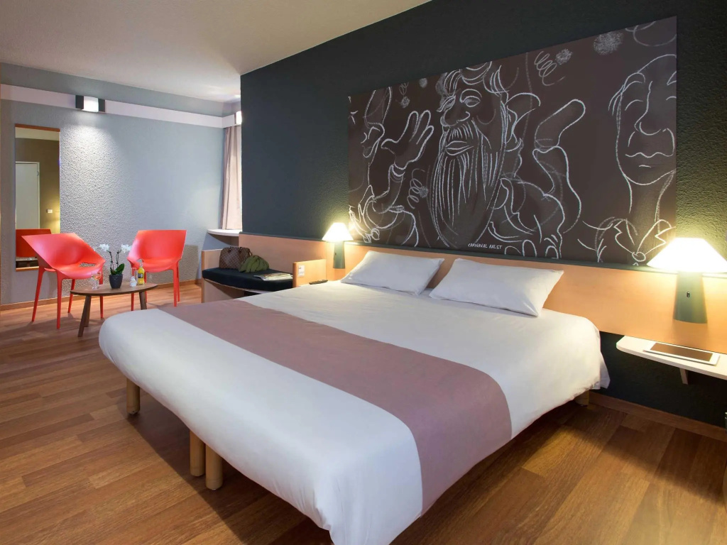 Double room (full double bed)