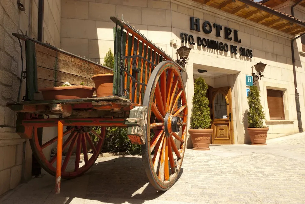 Hostal Santo Domingo de Silos
