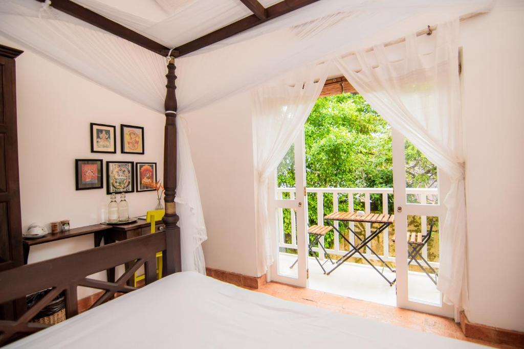 Mango House