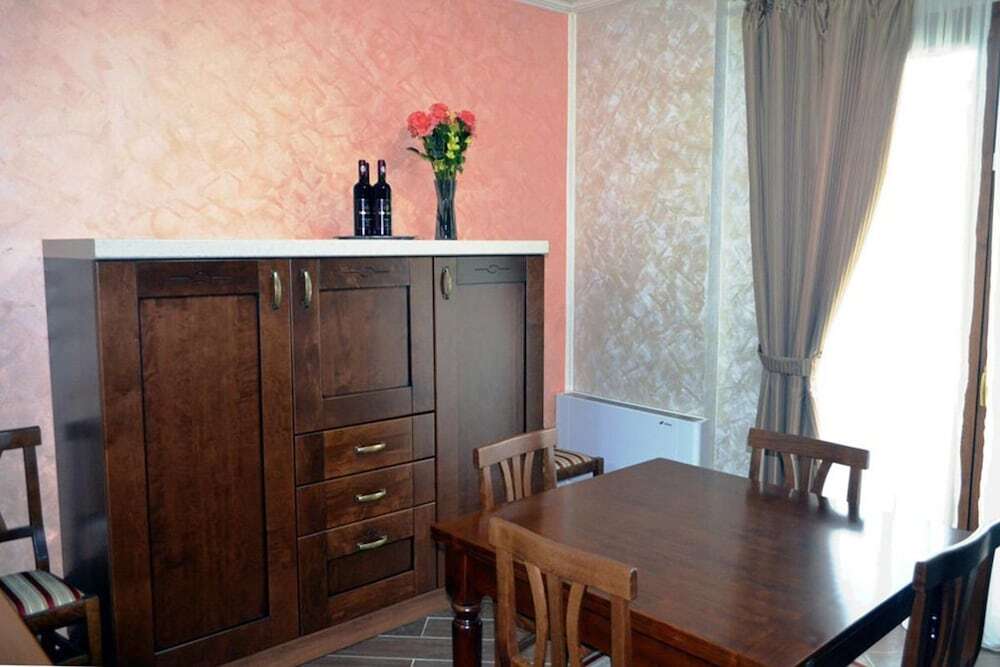 一室一廳雙人公寓，附設陽台