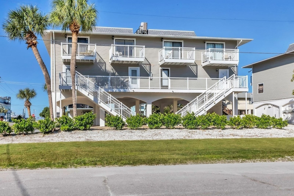 Sunrays Anchor 2 Bedroom Home