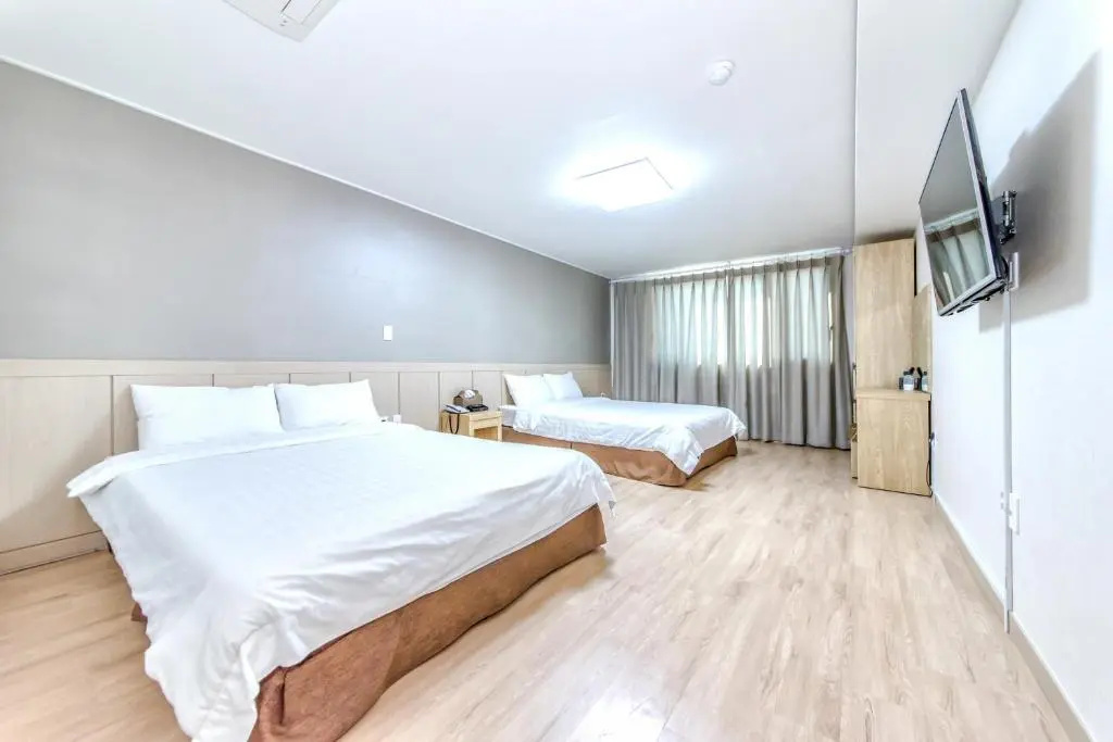 Jungmoon J Hill & City Hotel - Chambres