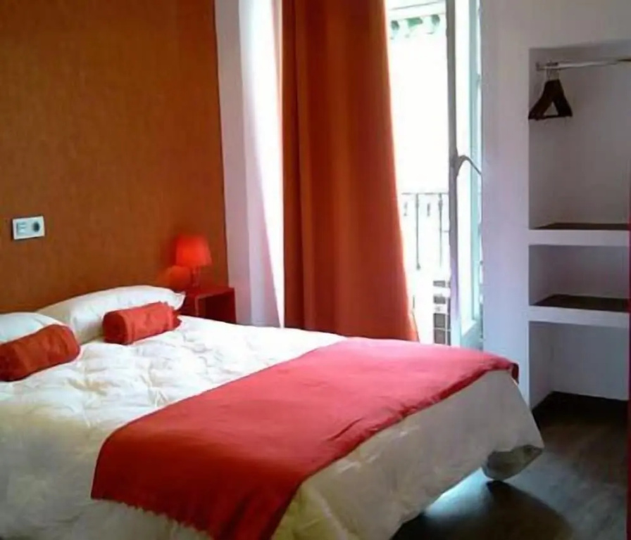 Economy room