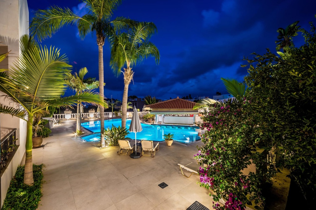 Beach & Waterfront