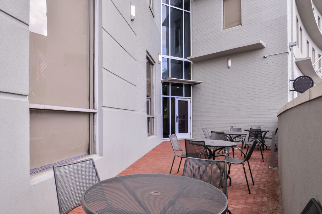 Holiday Inn Express New Orleans - St Charles (ex Modern Hotel) - Général