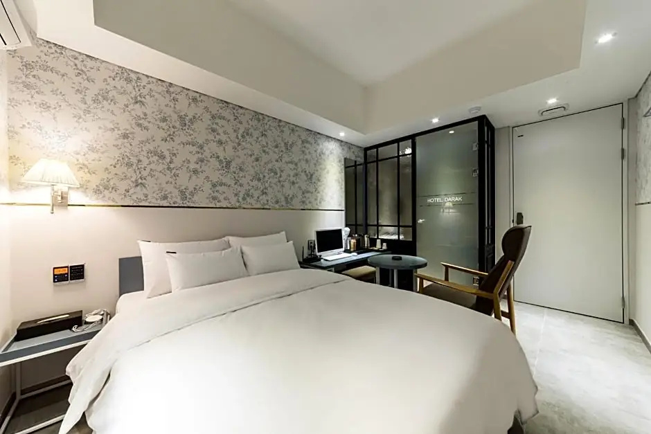 Superior Double room (full double bed)