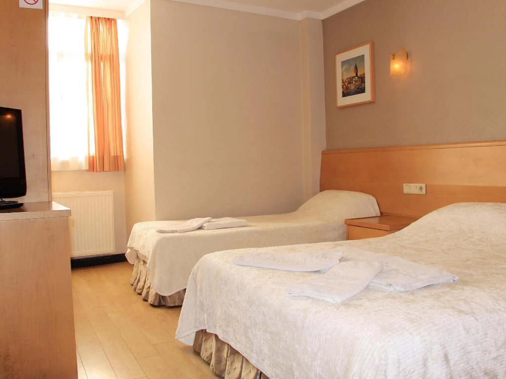 Standard Double room (full double bed)