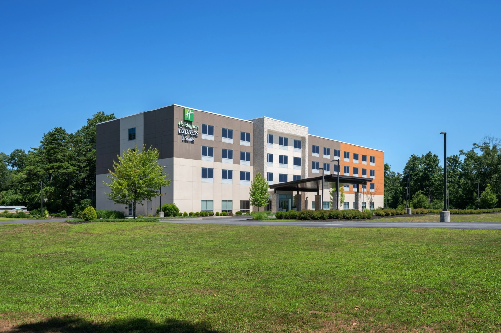 Holiday Inn Express Queensbury - Lake George Area by IHG