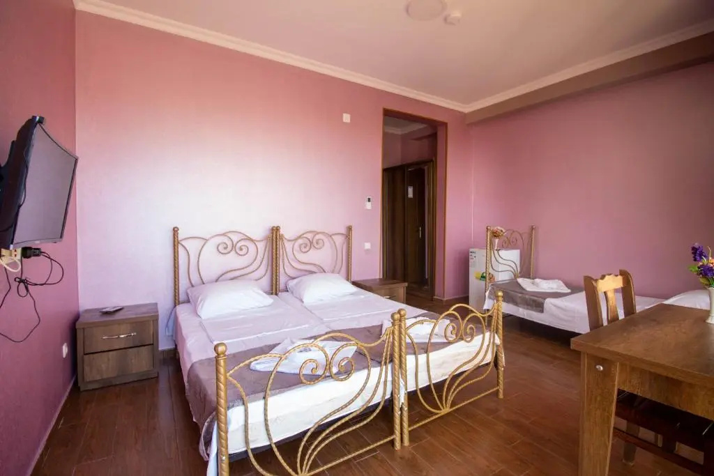 Standard Double room with partial sea view (full double bed)