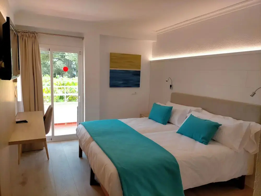 Standard Double room with balcony and with sea view (twin beds)