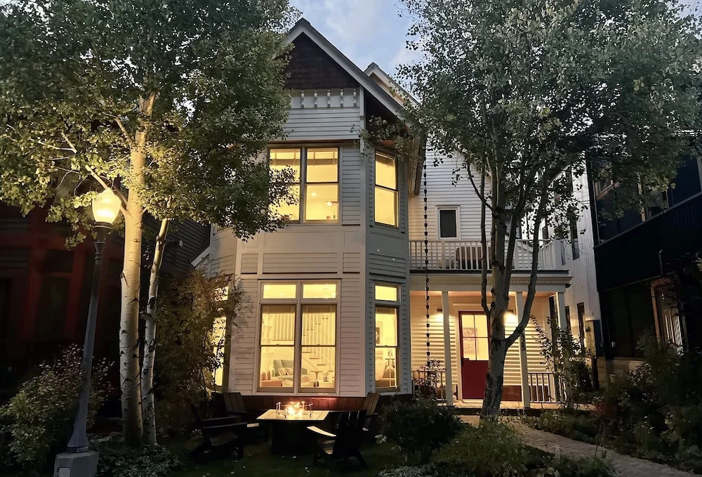 425 Depot Ave 5 Bedroom Home by RedAwning