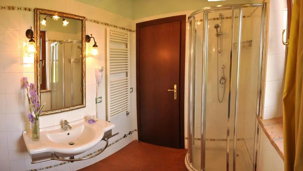 Comfort room