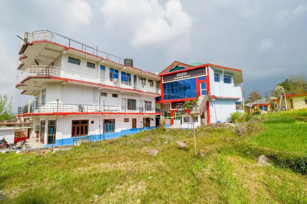 Hotel Neevia by OYO Rooms