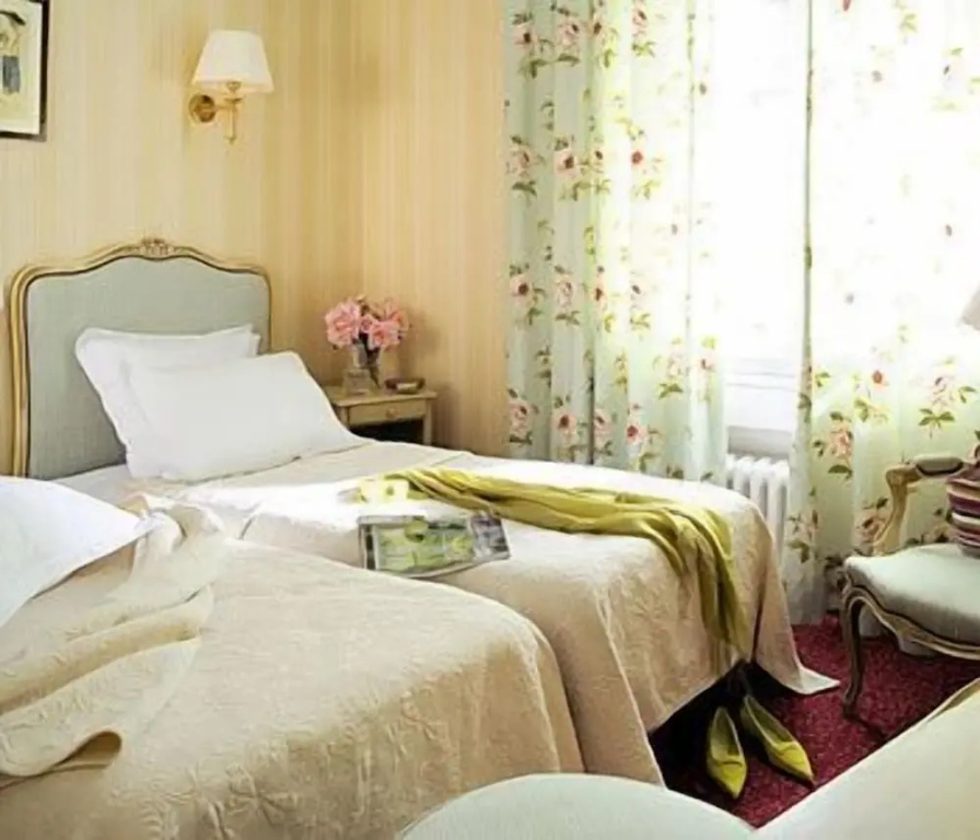 Classic Double room (full double bed)