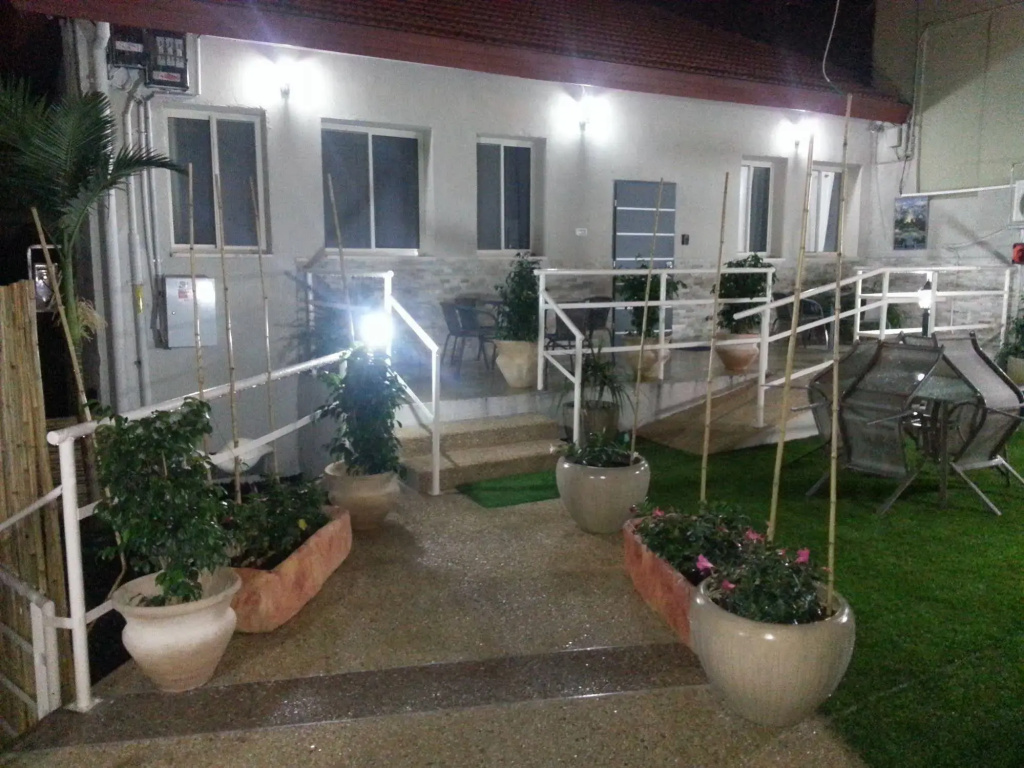 Loui Gardens
