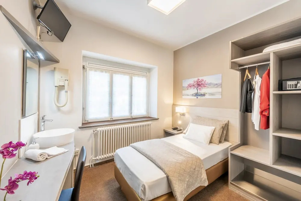 Standard Single room (single bed)