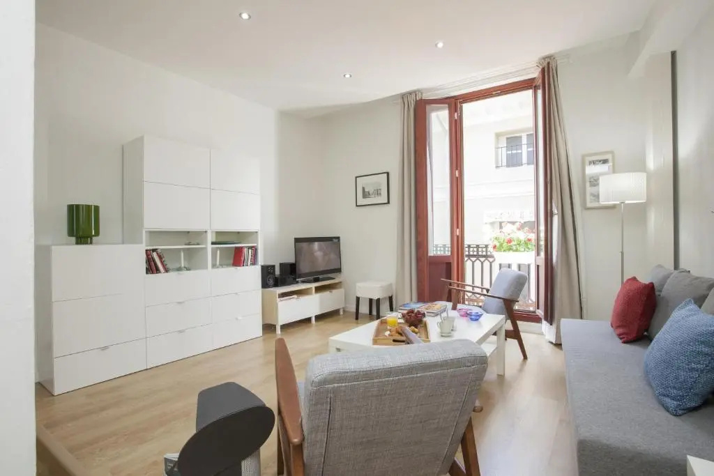 1 Bedroom Apartment with balcony