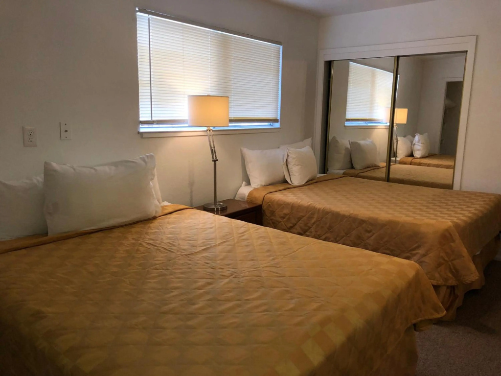 Cedar Inn & Suites — 2
