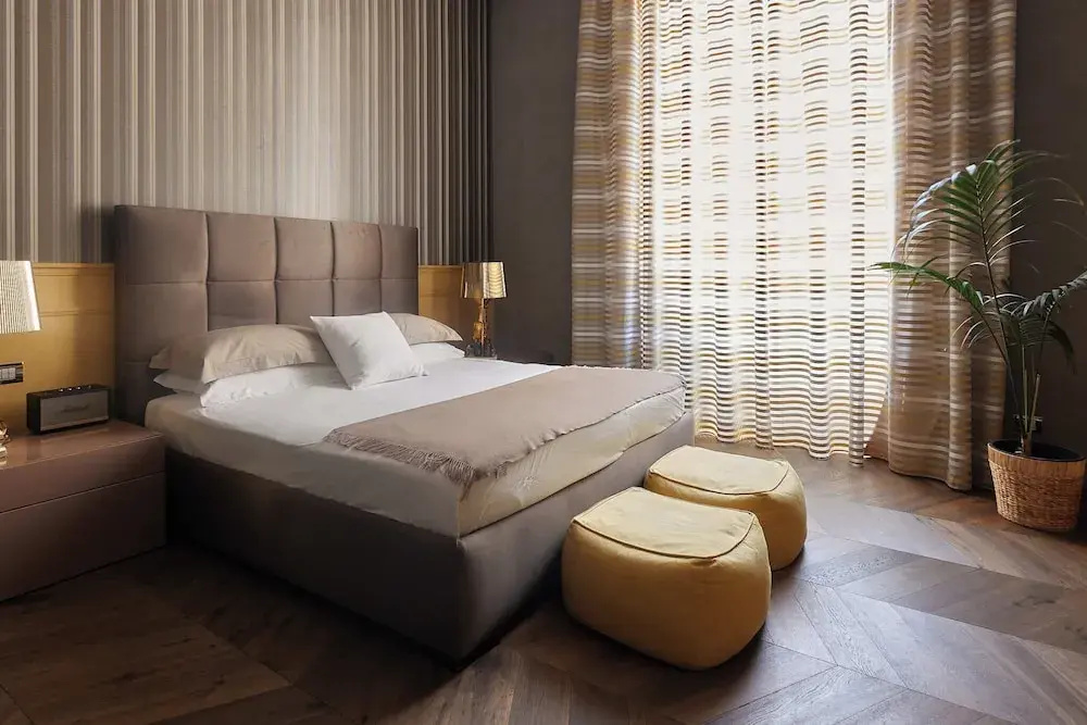 Deluxe Double room with city view (full double bed)